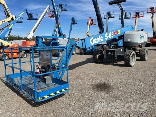 Genie S-65 Telescopic boom lifts
