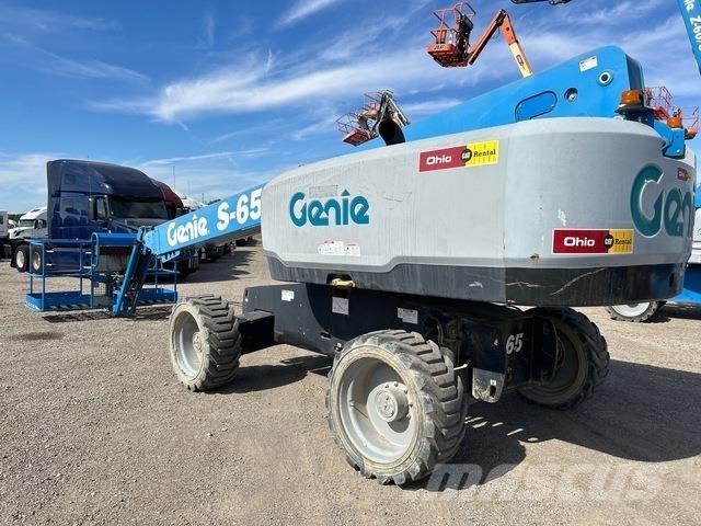 Genie S-65 Telescopic boom lifts