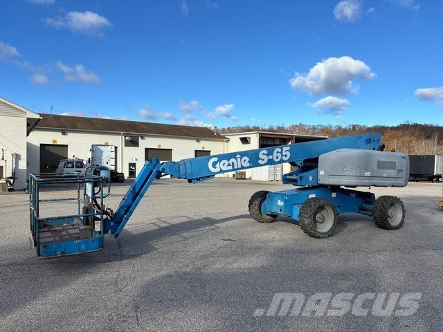 Genie S-65 Telescopic boom lifts
