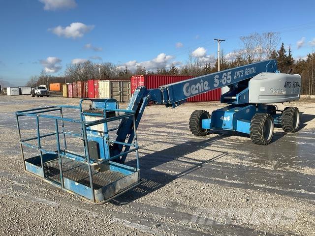 Genie S-65 Telescopic boom lifts