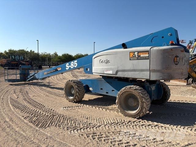 Genie S-85 Telescopic boom lifts