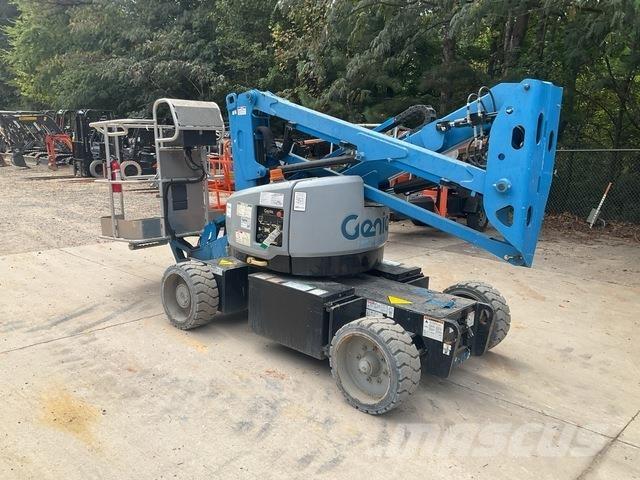 Genie Z-33/18 Articulated boom lifts
