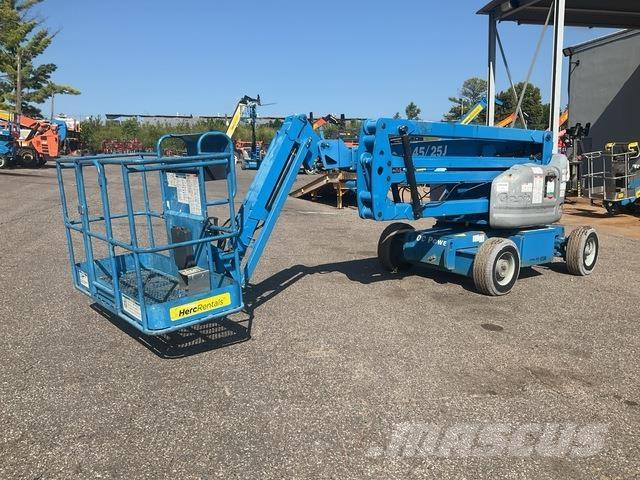 Genie Z-45/25J Articulated boom lifts