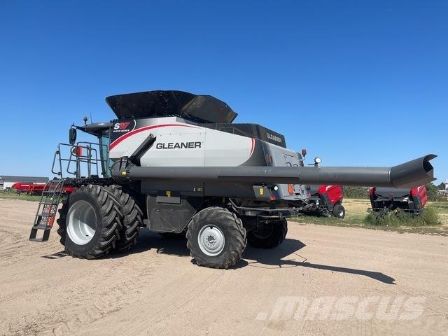 Gleaner S97 Combine harvesters