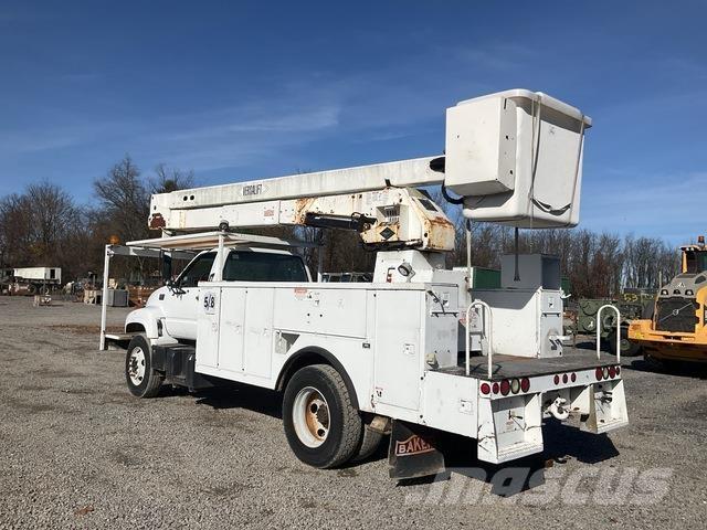 GMC C7500 Truck mounted aerial platforms