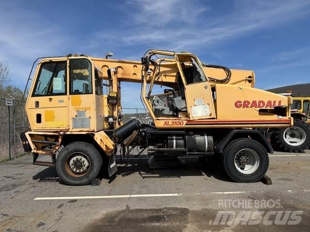 Gradall XL3100 Wheeled excavators