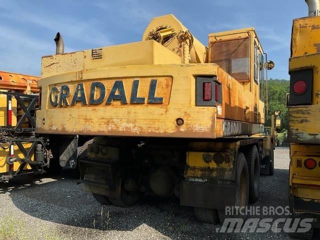Gradall XL4100 Wheeled excavators