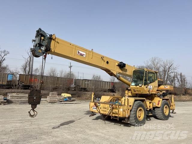 Grove RT530E Rough terrain cranes