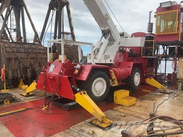 Grove RT58A Rough terrain cranes