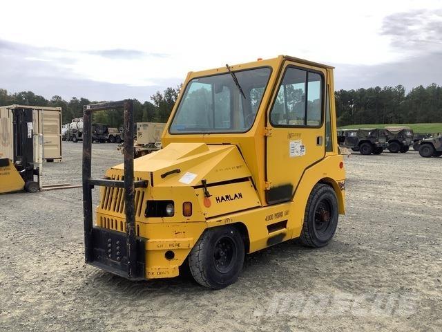 Harlan  Towing truck
