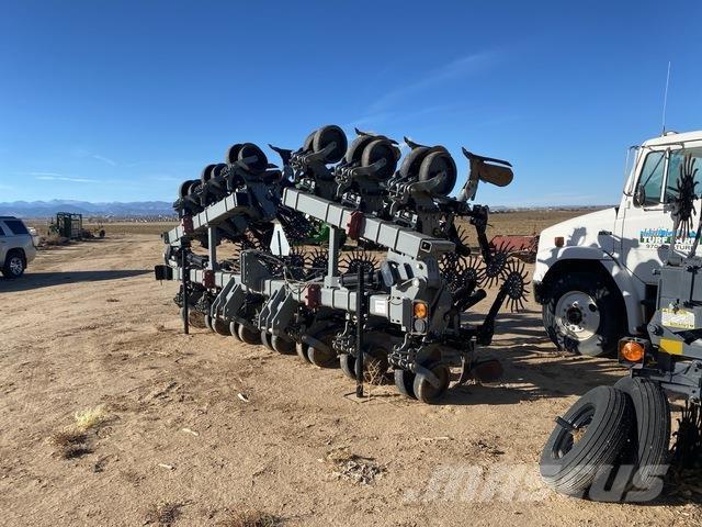 Hiniker 6000 Cultivators