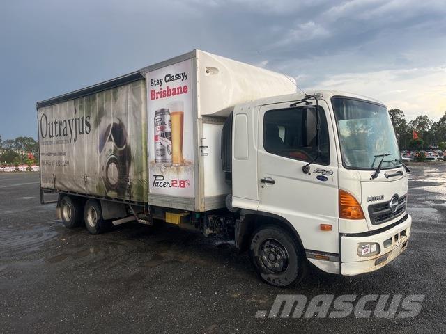 Hino FD1J Tautliner/curtainside trucks
