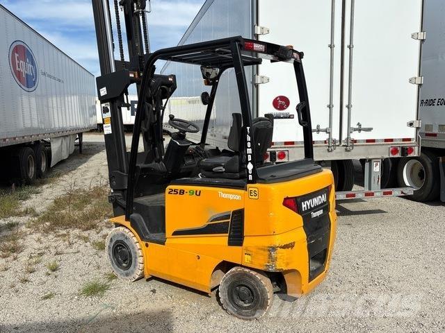 Hyundai 25B-9U Electric forklift trucks