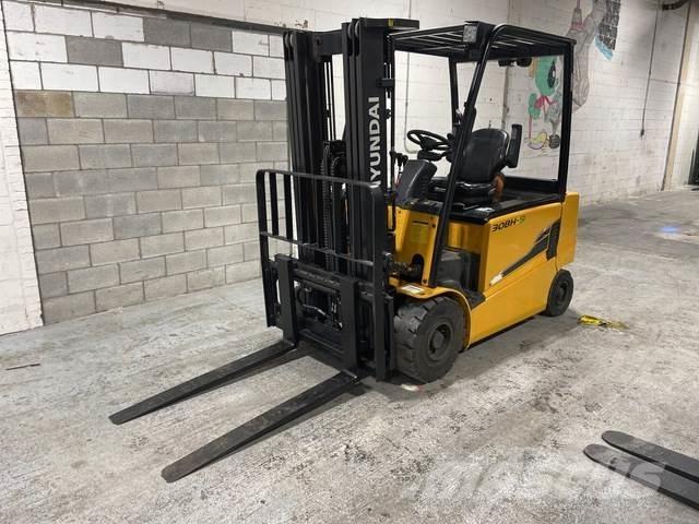 Hyundai 30BH-9 Electric forklift trucks
