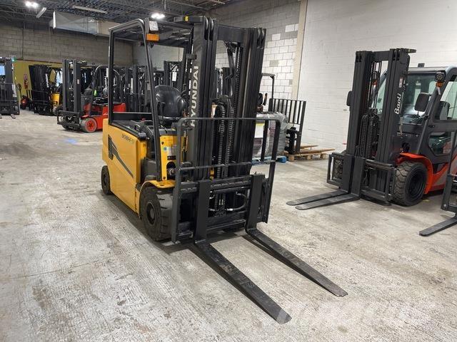Hyundai 30BH-9 Electric forklift trucks