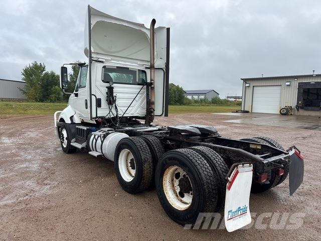 International  Truck Tractor Units