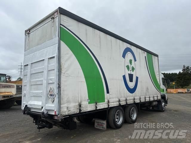 Isuzu FVR950M Tautliner/curtainside trucks