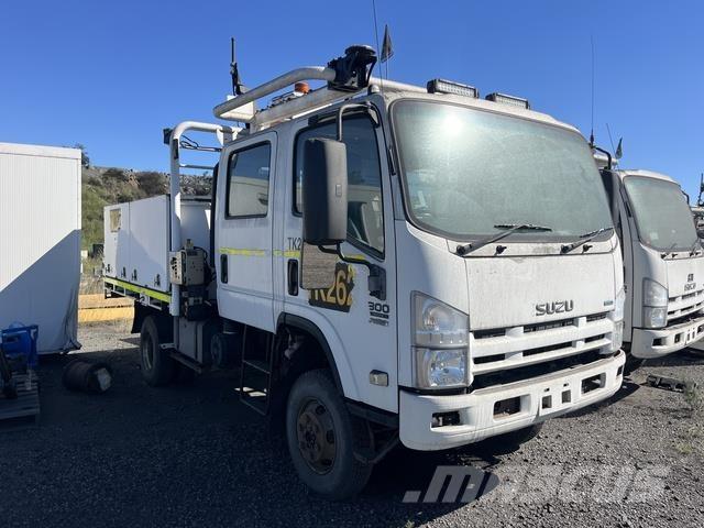 Isuzu NPS 500 Flatbed/Dropside trucks