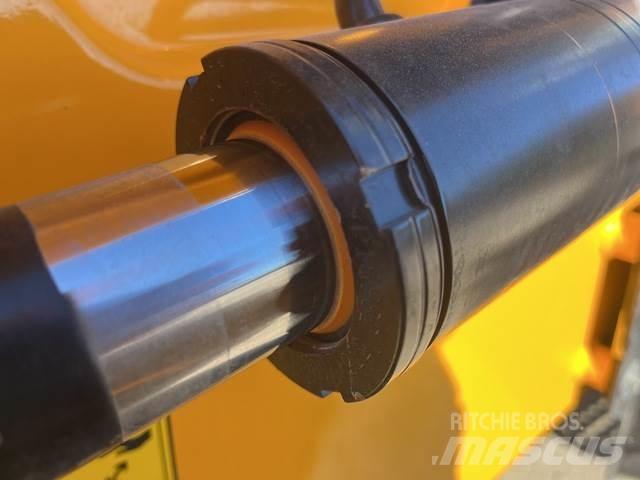 JCB 3DX TLB's