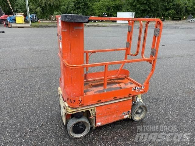 JLG 1230ES Vertical mast lifts