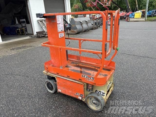 JLG 1230ES Vertical mast lifts