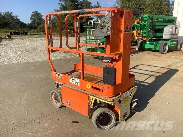 JLG 1230ES Vertical mast lifts