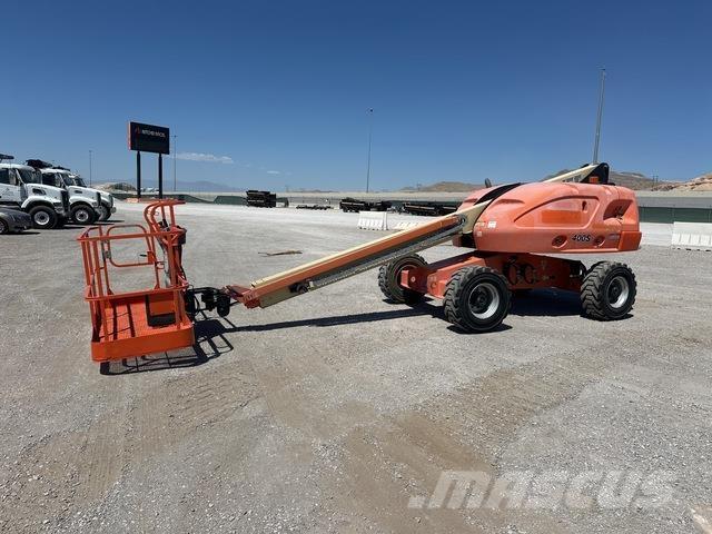 JLG 400S Telescopic boom lifts