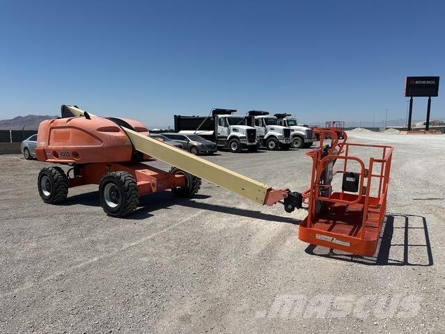 JLG 400S Telescopic boom lifts