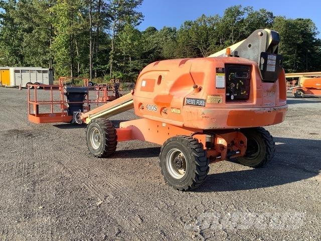 JLG 400S Telescopic boom lifts