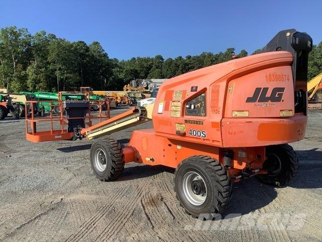 JLG 400S Telescopic boom lifts