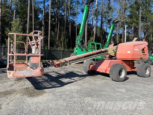 JLG 400S Telescopic boom lifts