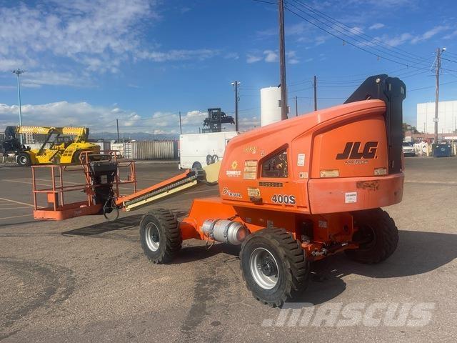 JLG 400S Telescopic boom lifts