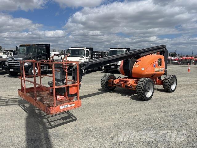 JLG 600A Articulated boom lifts