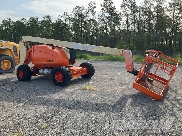 JLG 600A Articulated boom lifts
