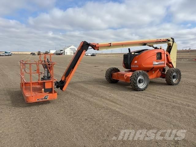 JLG 600AJ Articulated boom lifts