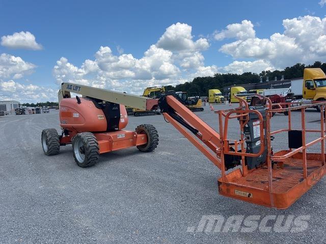 JLG 600AJ Articulated boom lifts