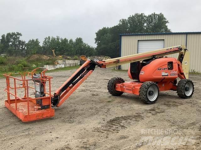 JLG 600AJ Articulated boom lifts