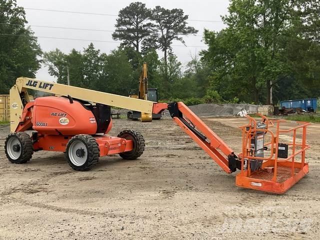 JLG 600AJ Articulated boom lifts
