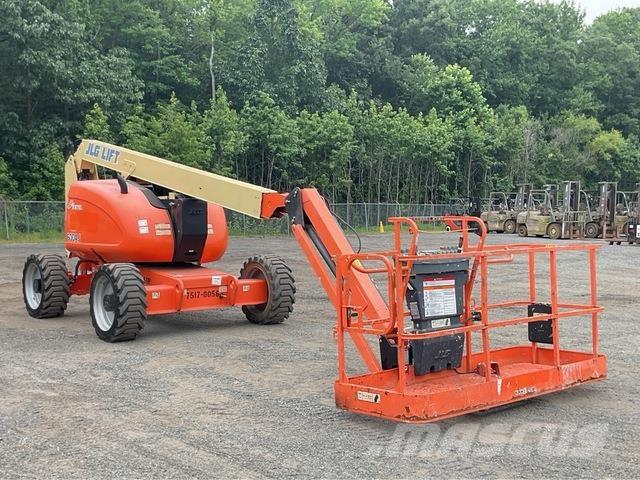 JLG 600AJ Articulated boom lifts
