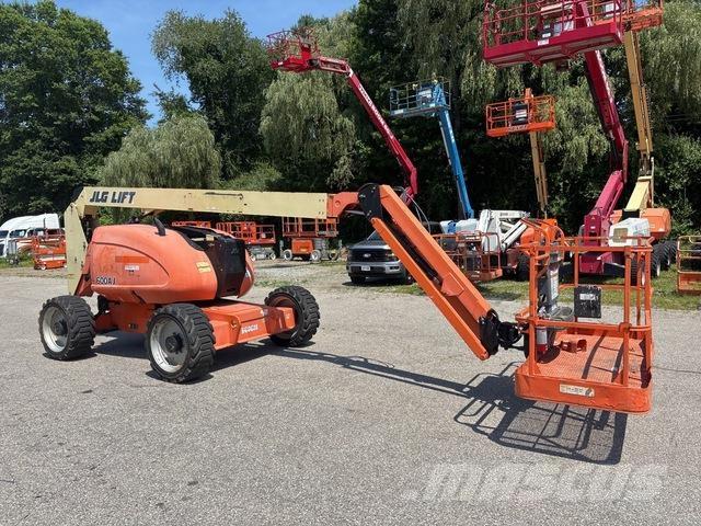 JLG 600AJ Articulated boom lifts