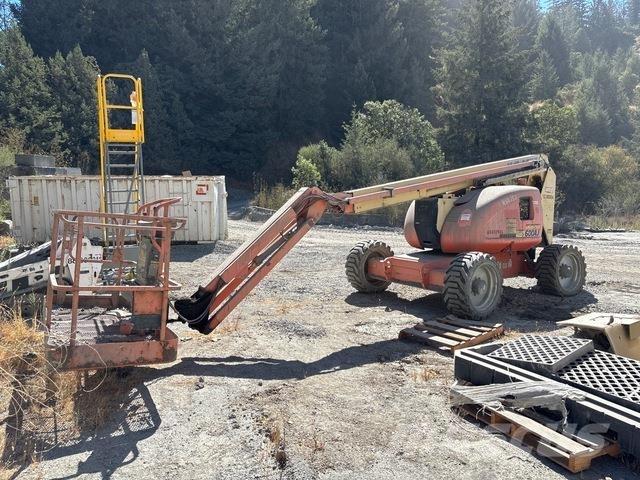 JLG 600AJ Articulated boom lifts