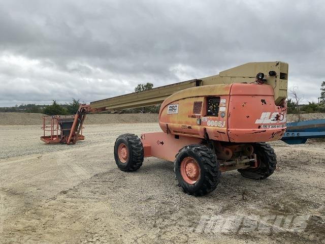 JLG 600S Articulated boom lifts