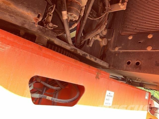 JLG 660SJ Telescopic boom lifts