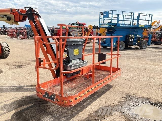 JLG 660SJ Telescopic boom lifts