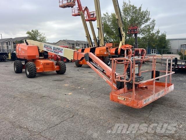 JLG 660SJ Articulated boom lifts