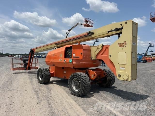 JLG 800AJ Articulated boom lifts