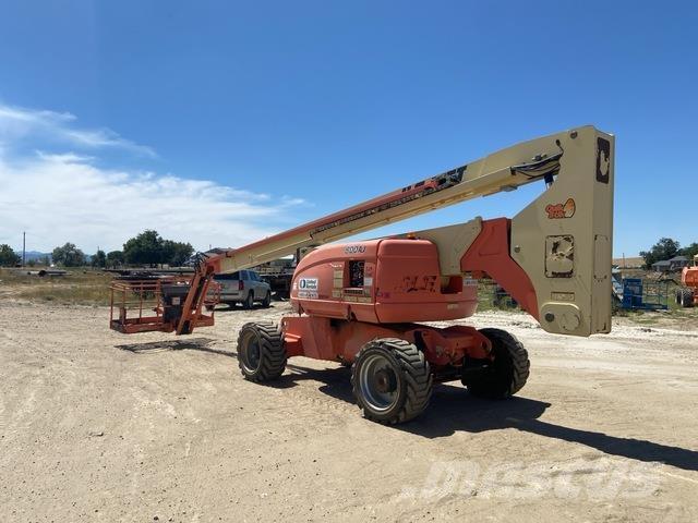 JLG 800AJ Articulated boom lifts