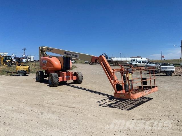 JLG 800AJ Articulated boom lifts