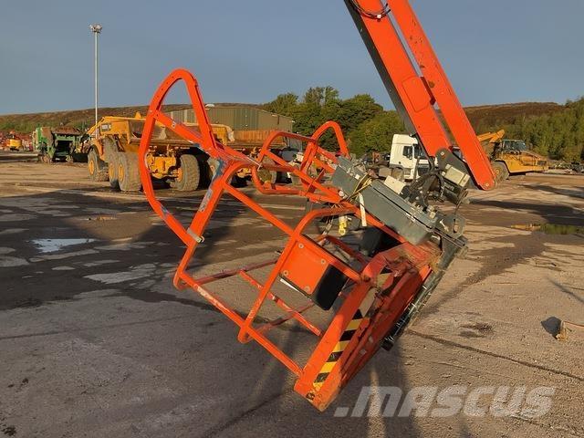 JLG 860SJ Articulated boom lifts