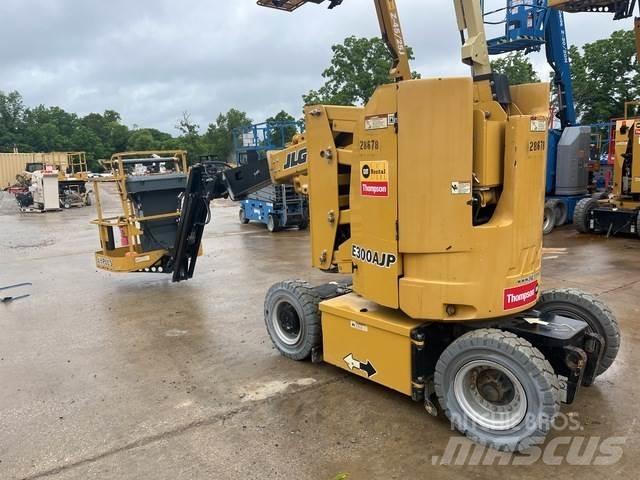 JLG E300AJP Articulated boom lifts
